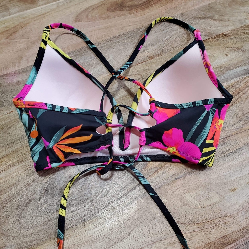 NWOT Shade & Shore Bikini Top - Picture 2 of 4